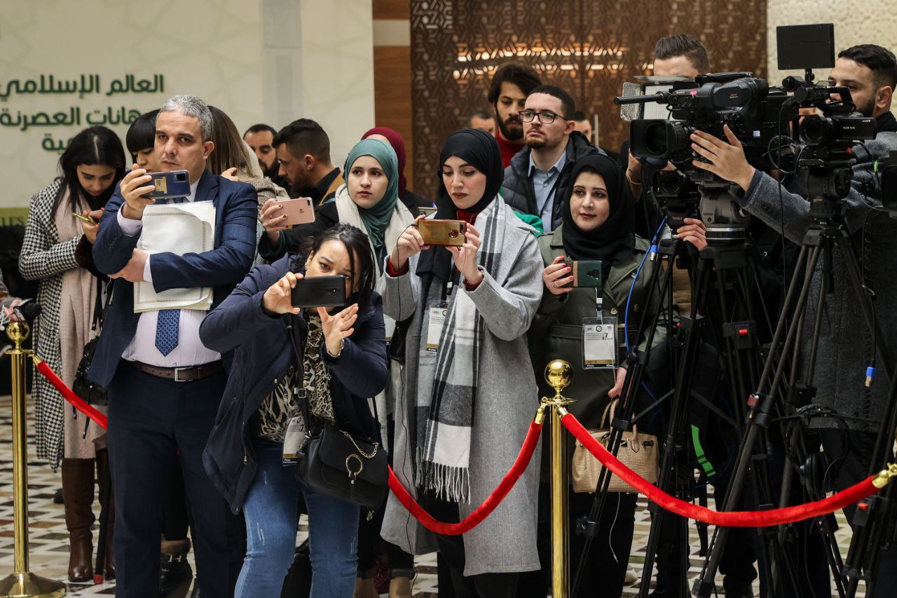  گفت‌وگوی قالیباف با خبرنگاران حاضر در کنفرانس PIUC در الجزائر