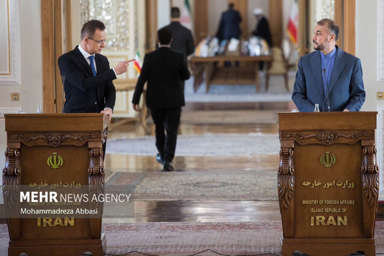 دیدار وزرای خارجه مجارستان و ایران