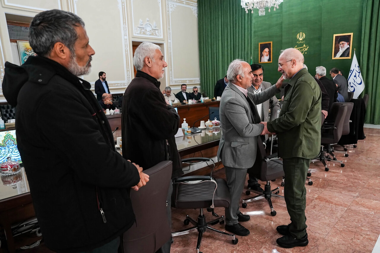 دیدار جمعی از جانبازان و ایثارگران با قالیباف