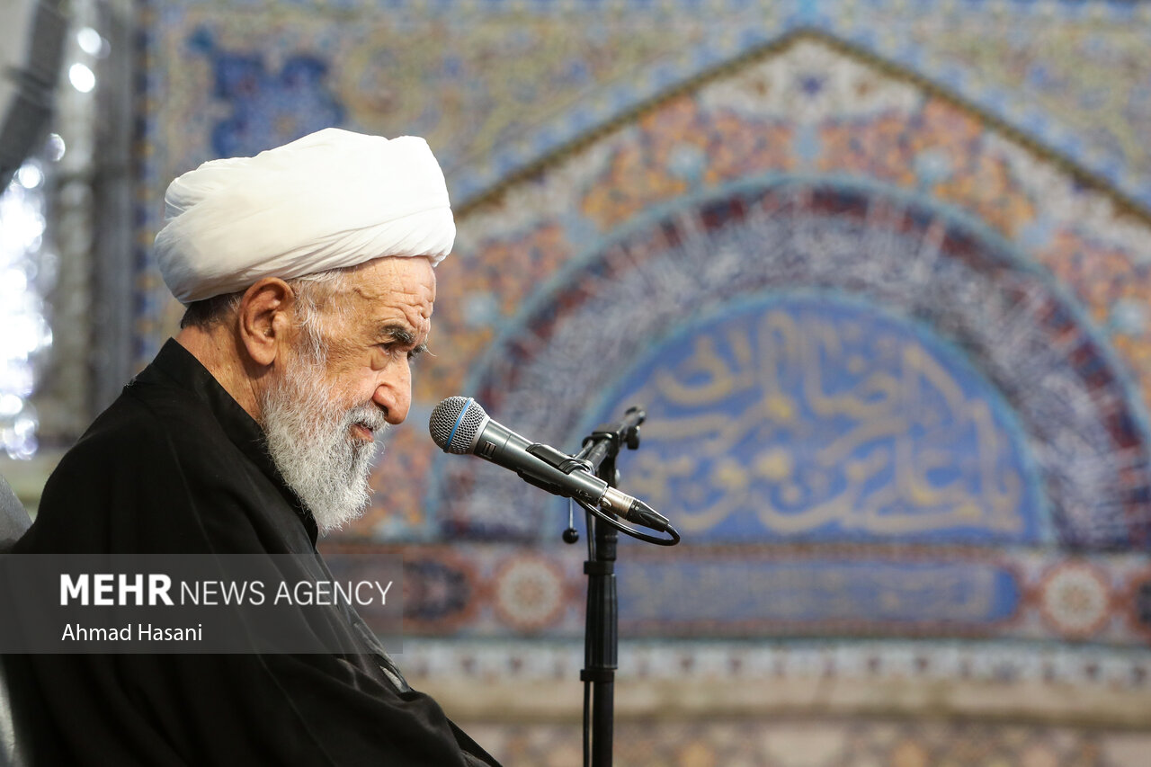 شب تاسوعای حسینی در حرم مطهر امام رضا (ع)