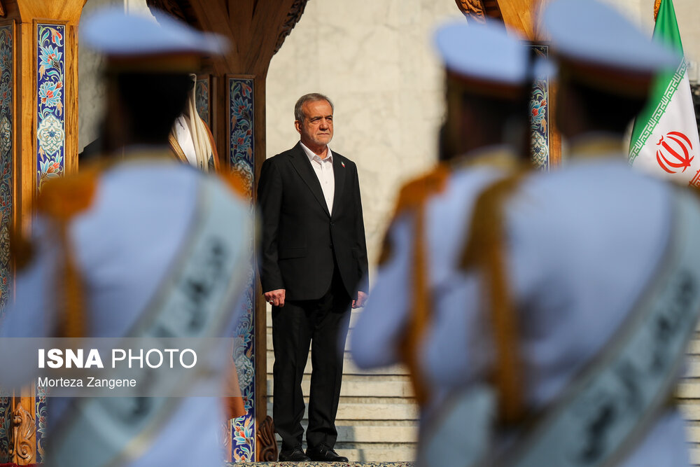 استقبال رسمی از امیر قطر