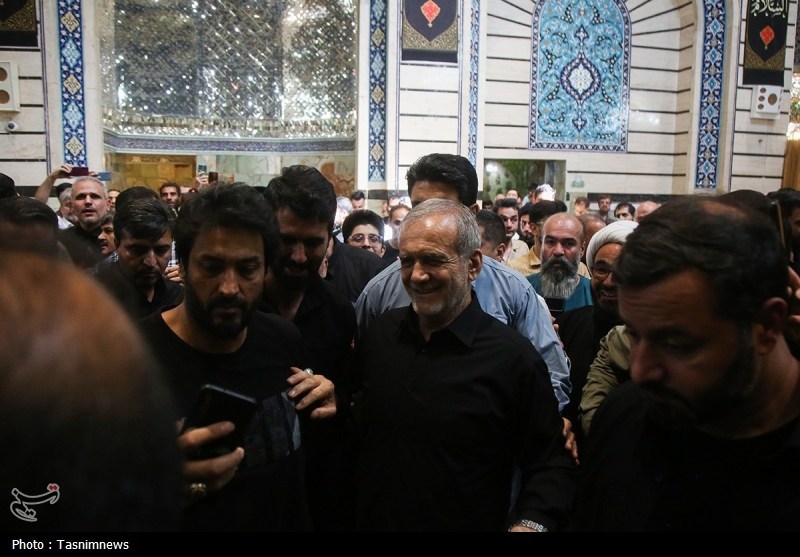 رئیس‌جمهور به زیارت حرم حضرت معصومه(س) مشرف شد