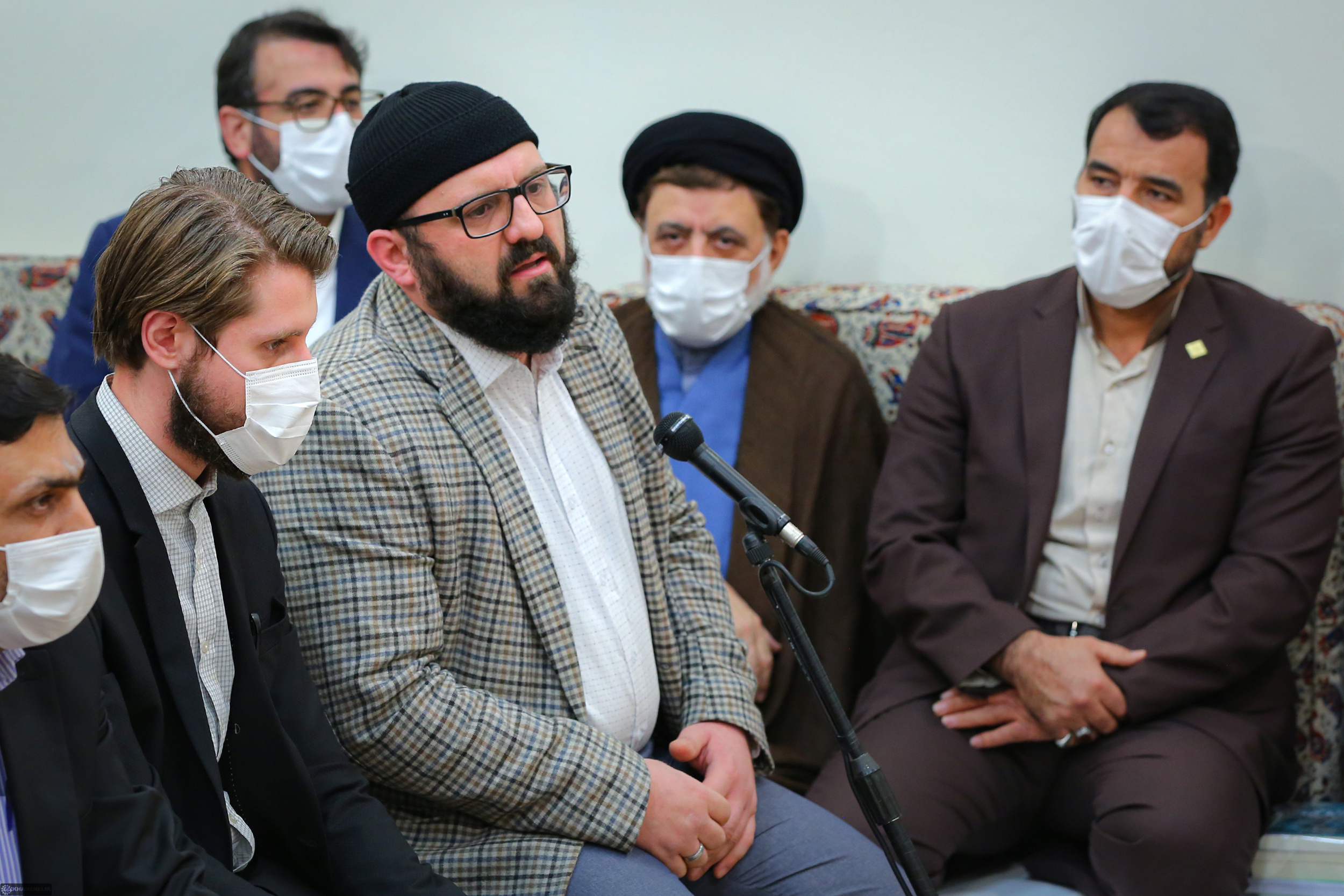 دیدار اعضای اتحادیه انجمن‌های اسلامی دانشجویان در اروپا با رهبر انقلاب