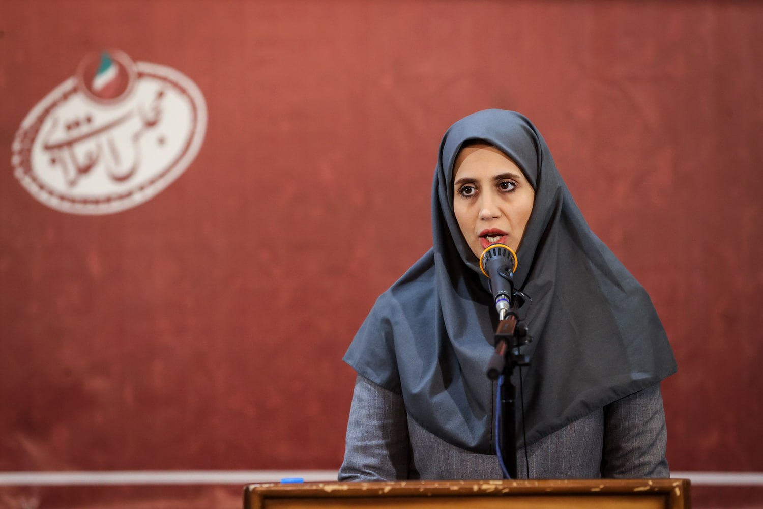 نشست صمیمی جمعی از اصناف، بازاریان و اتحادیه‌های تهران با محمدباقر قالیباف، رئیس مجلس