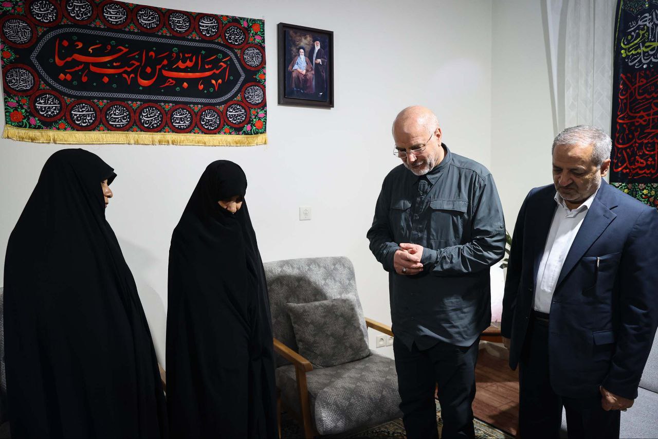 ضور قالیباف در منزل سرلشکر شهید محمد کاظمی