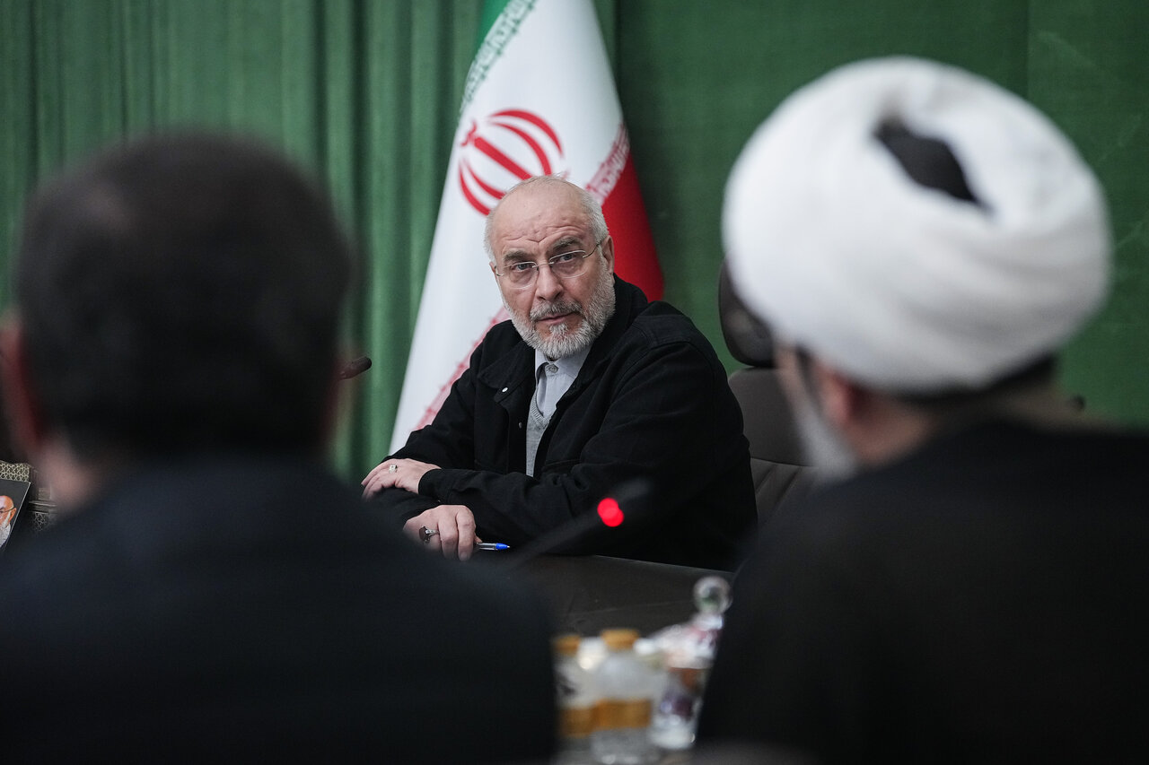 دیدار اعضای شورای هماهنگی یوم الله دهه فجر با قالیباف