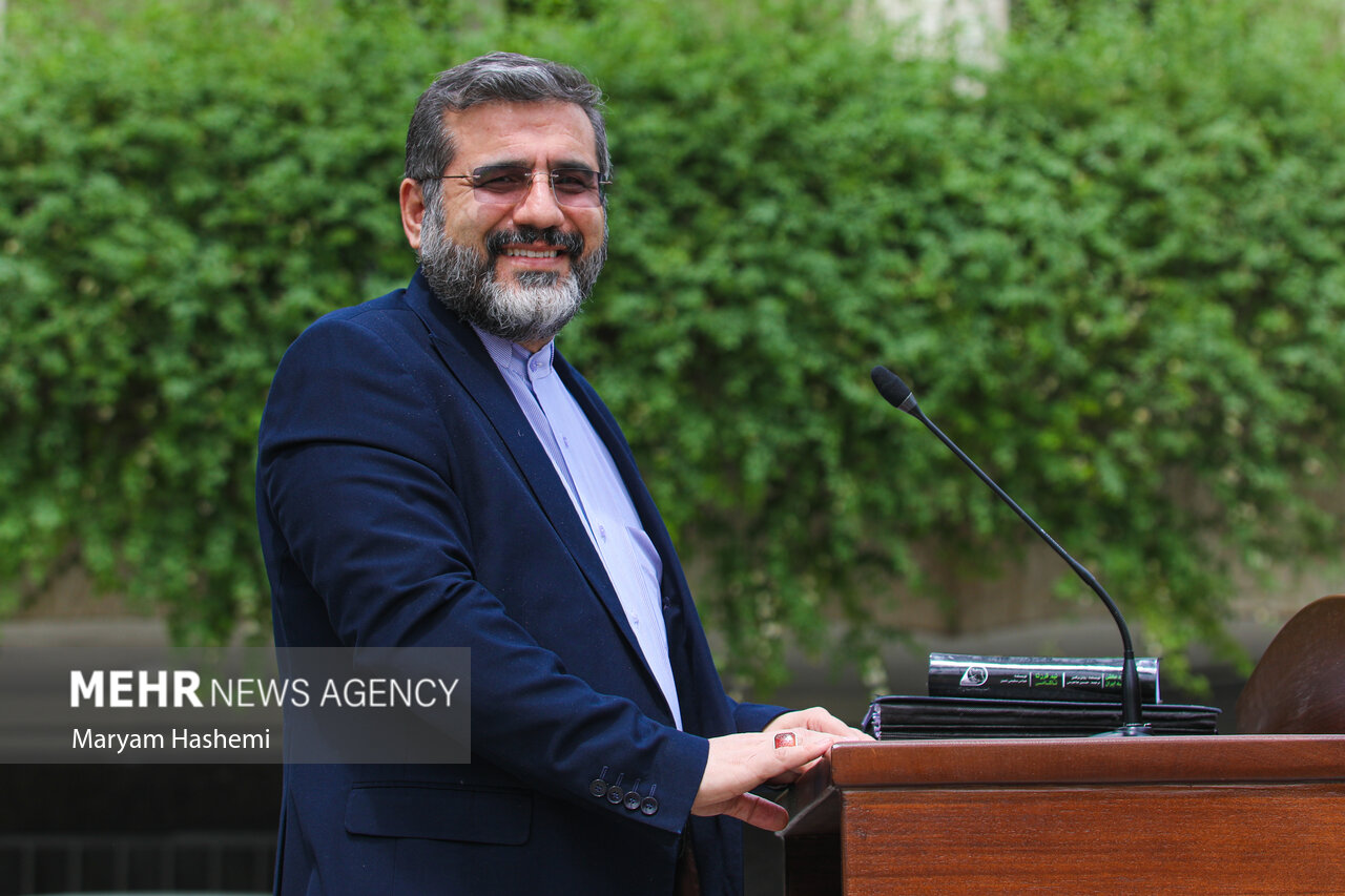 حاشیه جلسه هیئت دولت