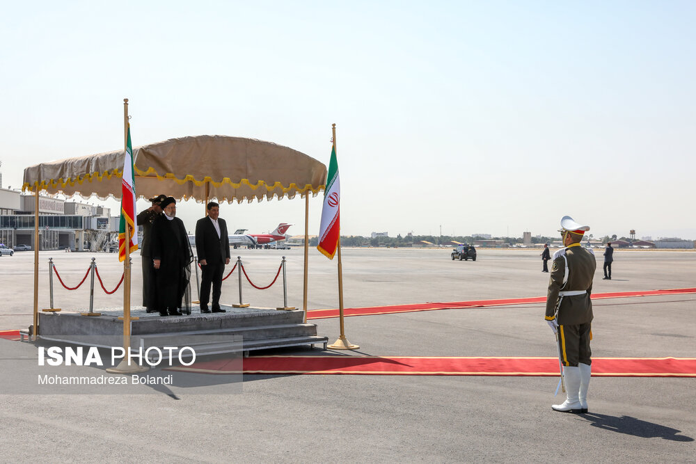 بازگشت رئیس جمهور از آفریقای جنوبی