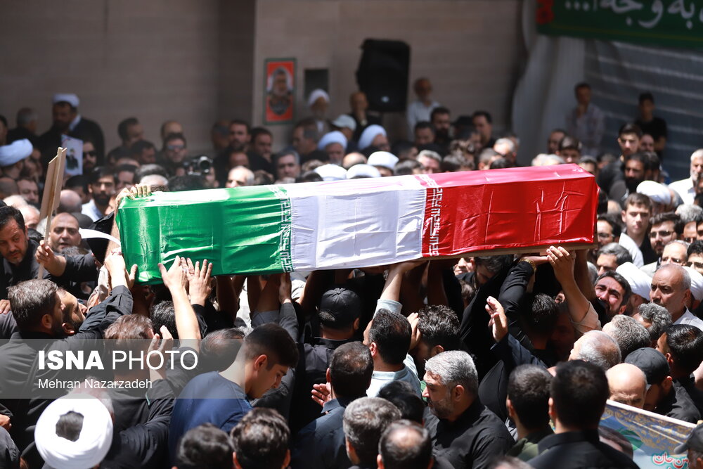 تشییع پیکر مطهر دو شهید تجاوز رژیم صهیونیستی در تبریز