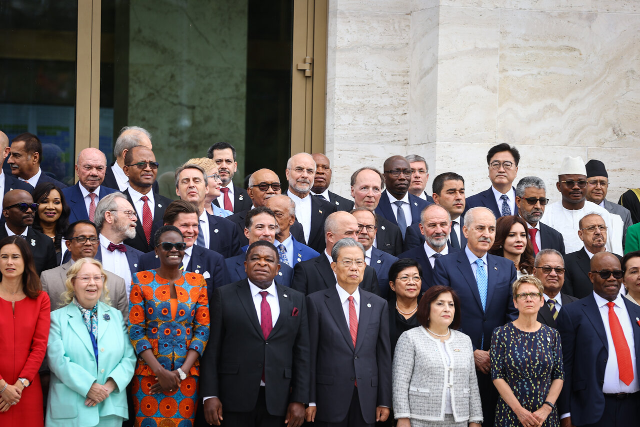 عکس یادگاری رؤسای مجالس جهان در ژنو