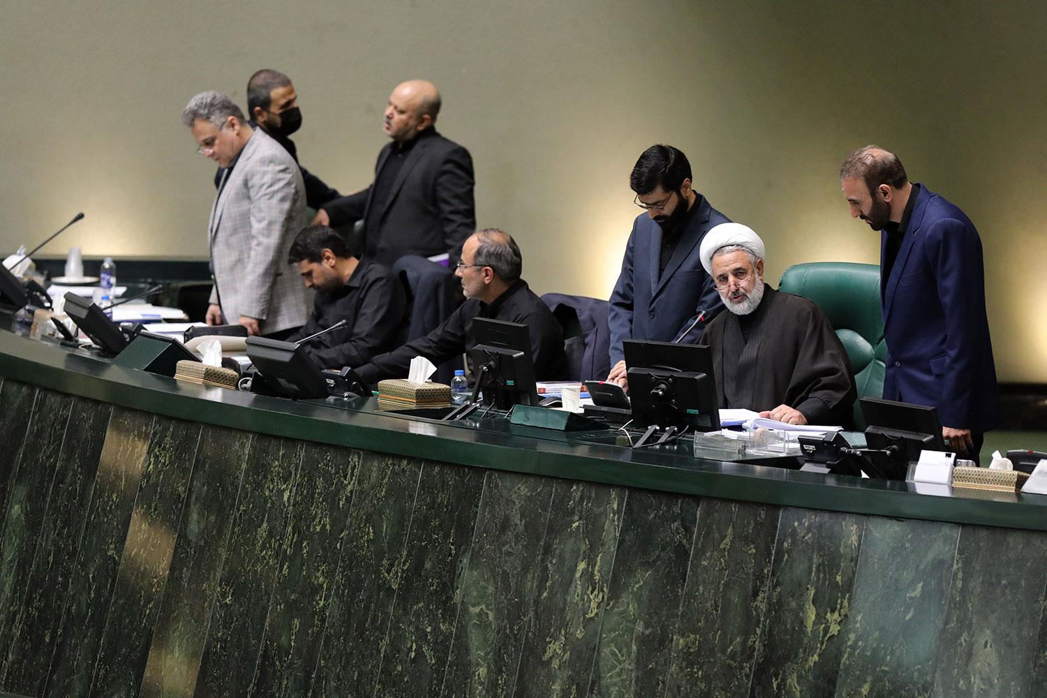 نشست علنی یکم مردادماه مجلس