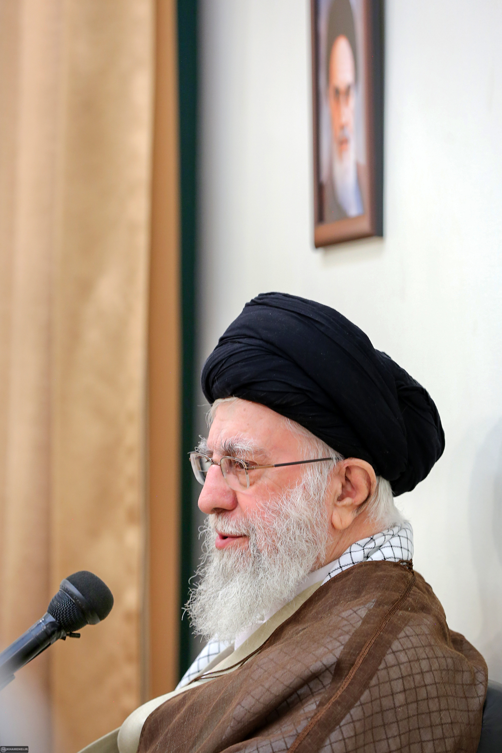 رهبر انقلاب