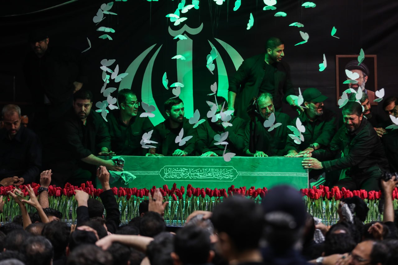 مراسم وداع با پیکر قائد شهید انقلاب اسلامی  