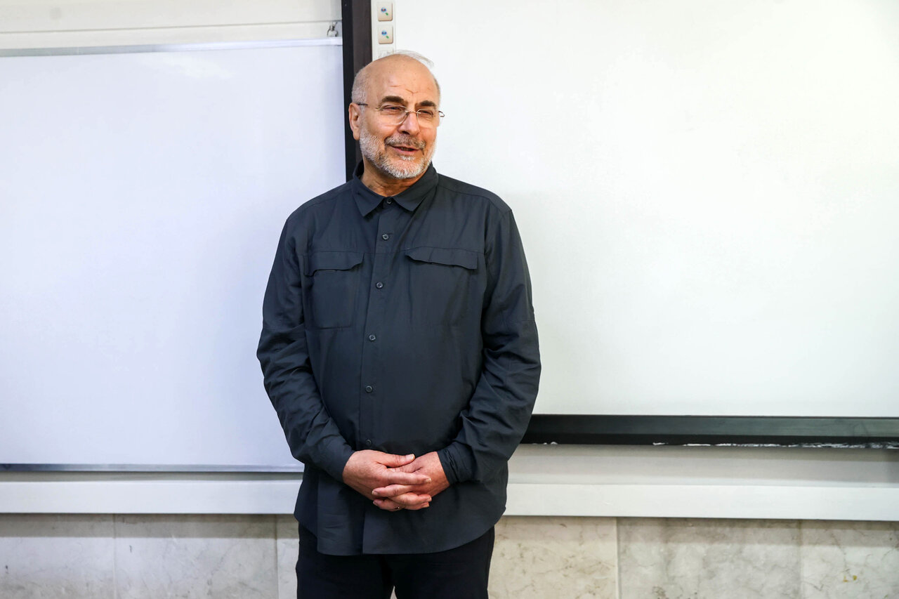 حضور قالیباف در مدرسه دخترانه فاطمیون تهران