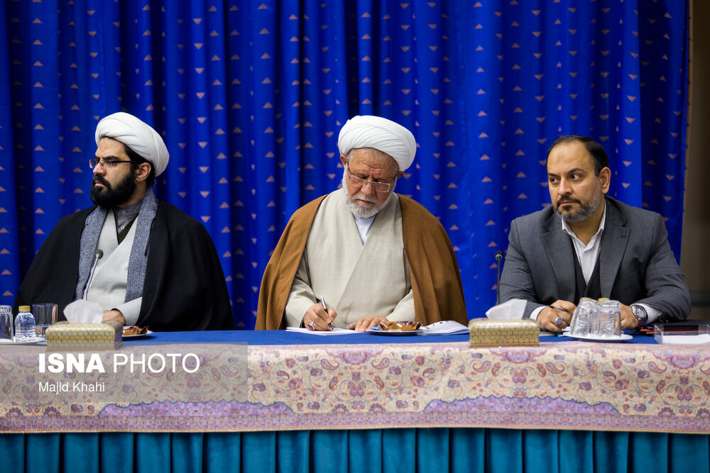 دیدار اعضای ستاد گرامیداشت دهه فجر با رئیس جمهور