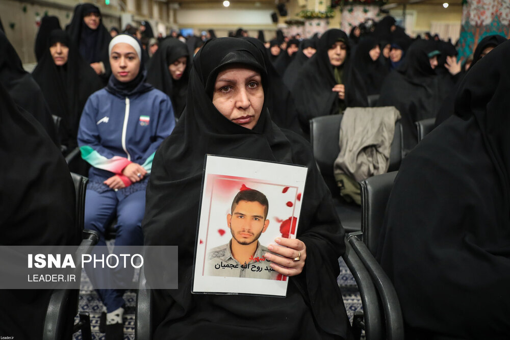  دیدار هزاران نفر از زنان و دختران با رهبر انقلاب