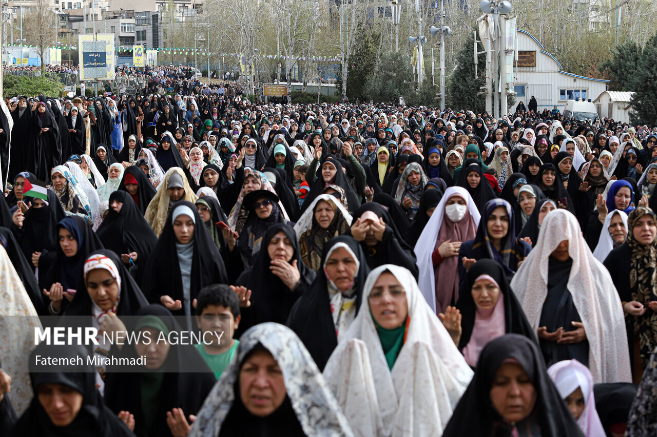 اقامه نماز عید سعید فطر در مصلی امام خمینی (ره)