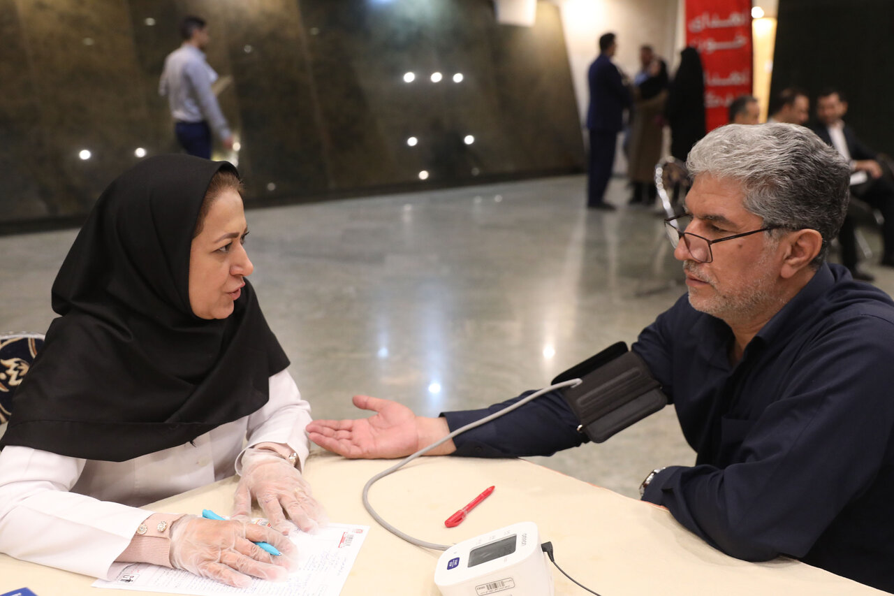 اهدای خون نمایندگان مجلس به مناسبت روز مجلس