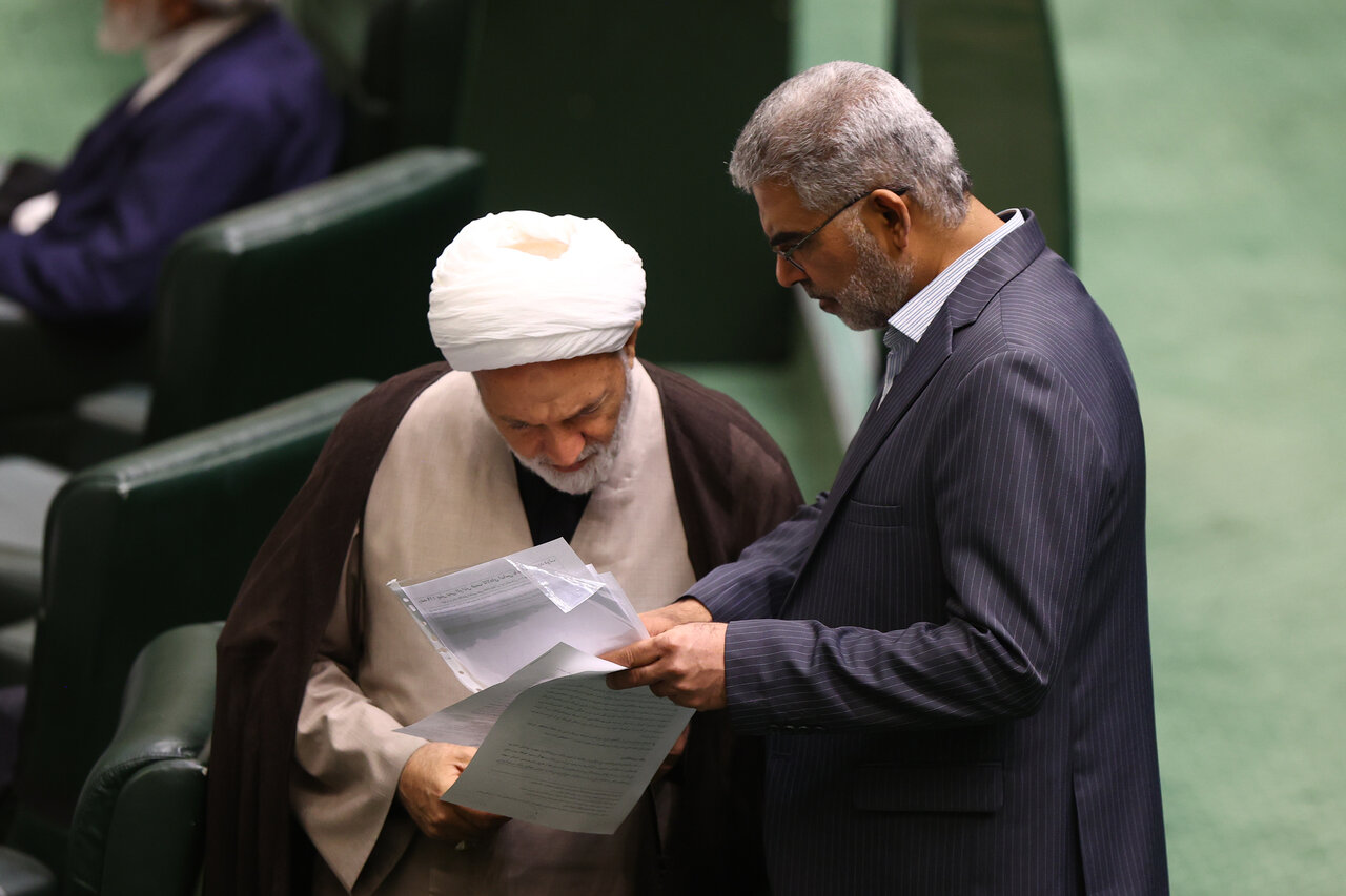 نشست علنی سه شنبه ۴ آذرماه مجلس