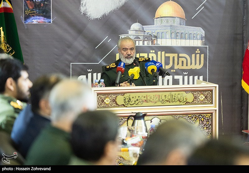 نمایشگاه هفته پژوهش سپاه پاسداران در ستاد سپاه