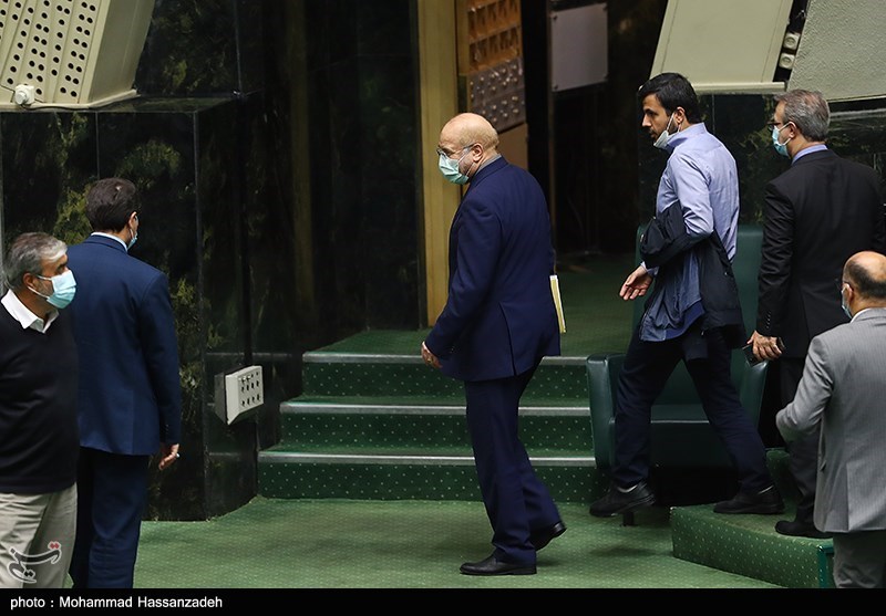 دورهمی نمایندگان در صحن مجلس 