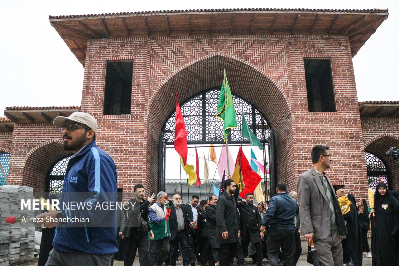 استقبال از کاروان خادمین حرم مطهر رضوی