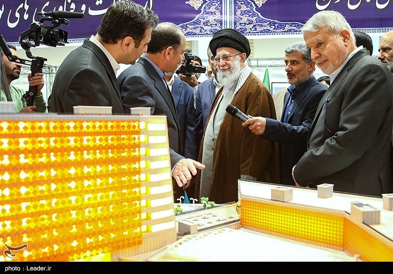 بازدید رهبر انقلاب از نمایشگاه توانمندی‌های بخش خصوصی