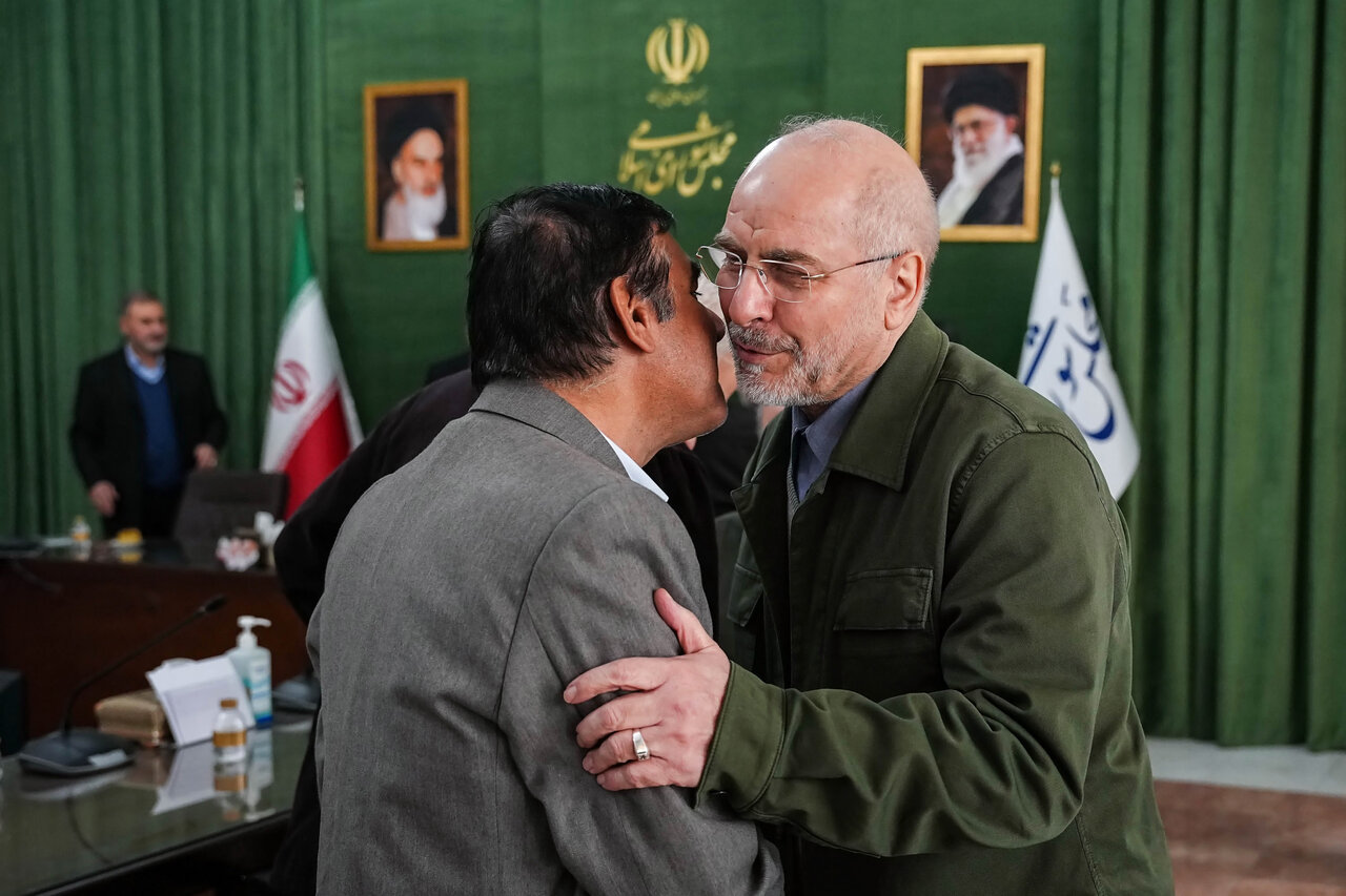 دیدار جمعی از جانبازان و ایثارگران با قالیباف