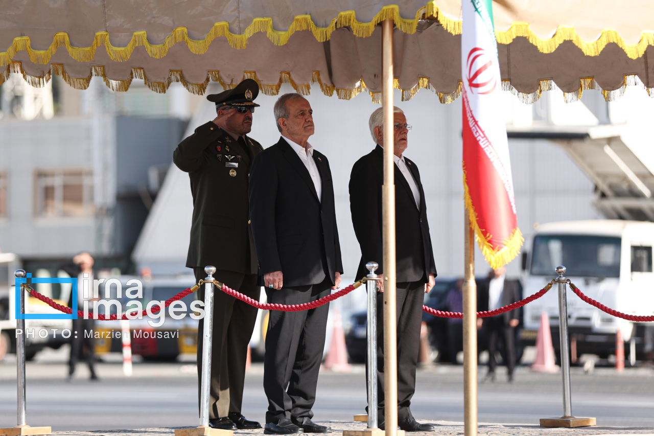 بدرقه رئیس‌جمهور به چین