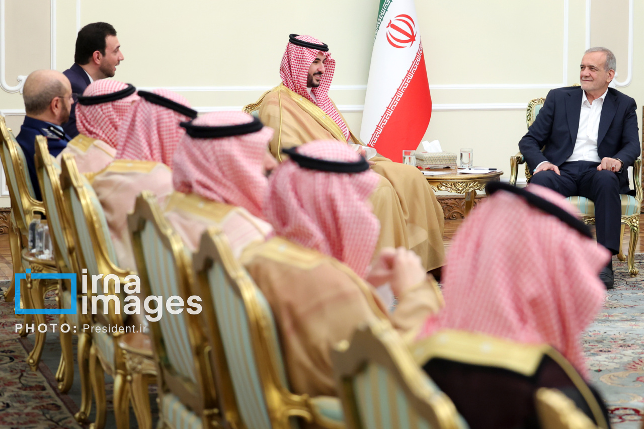 دیدار وزیر دفاع عربستان با رئیس جمهور