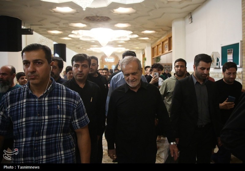 رئیس‌جمهور به زیارت حرم حضرت معصومه(س) مشرف شد