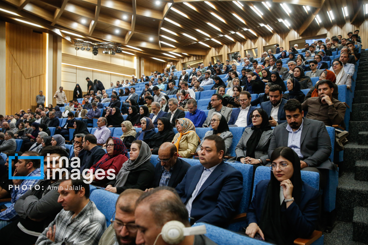 حضور قالیباف در همایش کارآفرینی اجتماعی