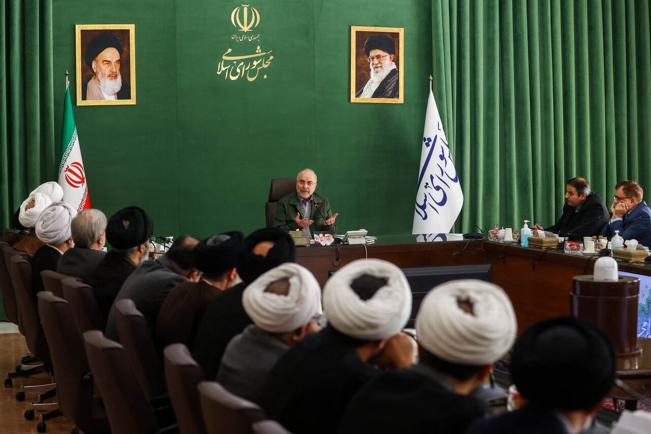 دیدار هیات علمی مرکز تحقیقات اسلامی مجلس با قالیباف