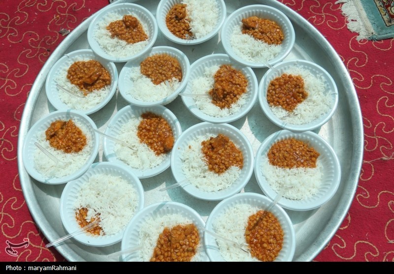 خدمت رسانی در قلب مسیر پیاده روی