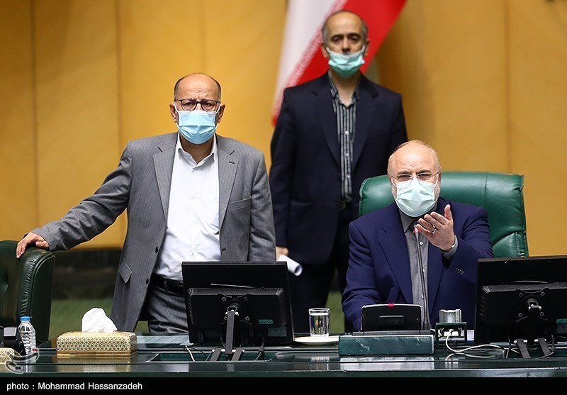 دورهمی نمایندگان در صحن مجلس 