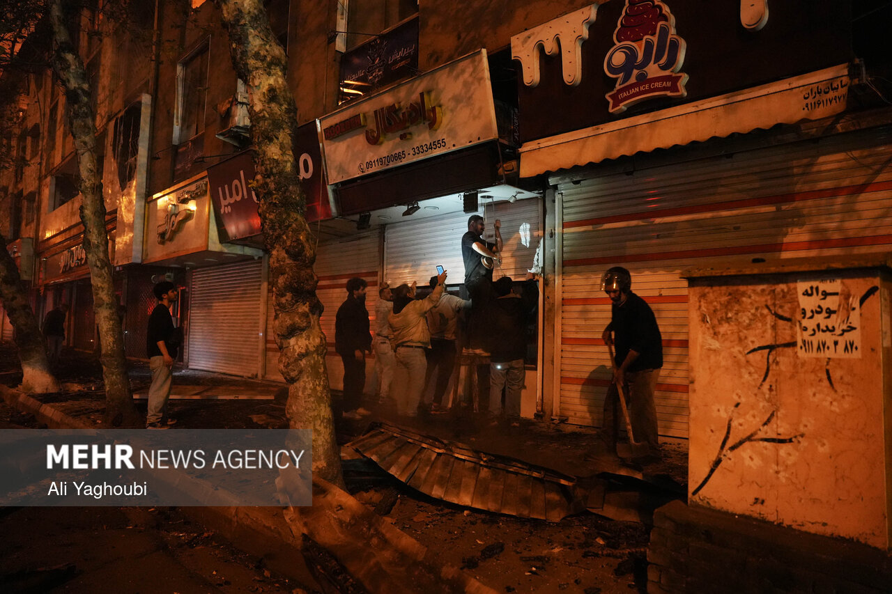 تخریب‌ اموال توسط اغتشاشگران در رشت