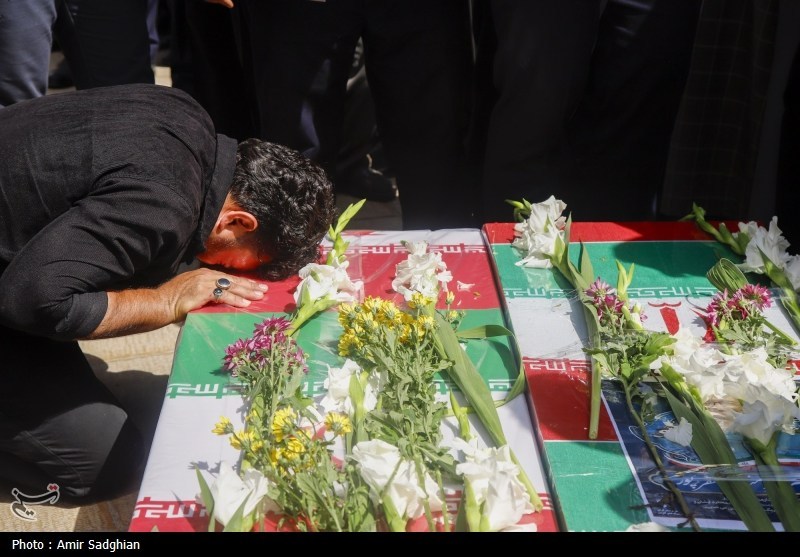 تشییع پیکر شهدا در حرم شاهچراغ (ع)