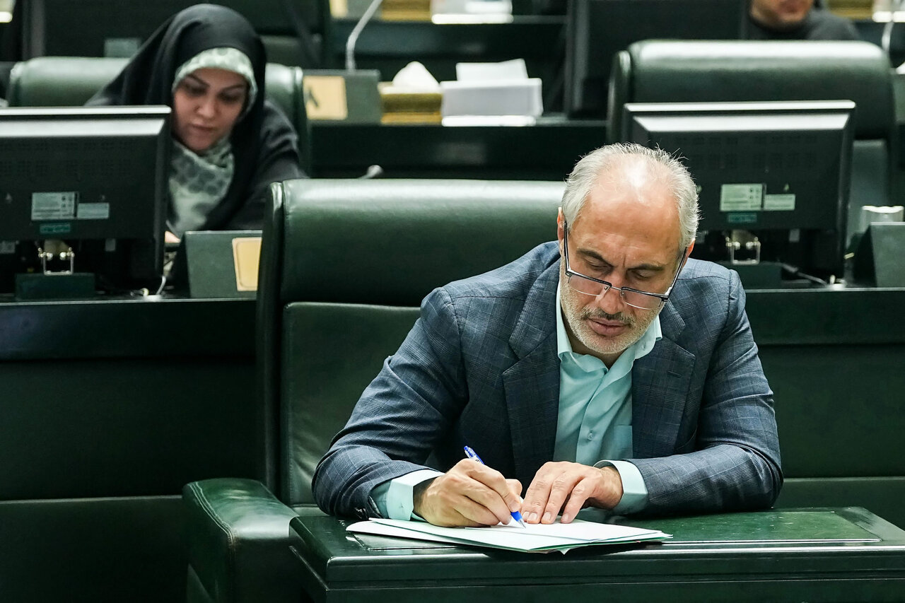 نشست غیرعلنی چهارشنبه ۱۷ دی