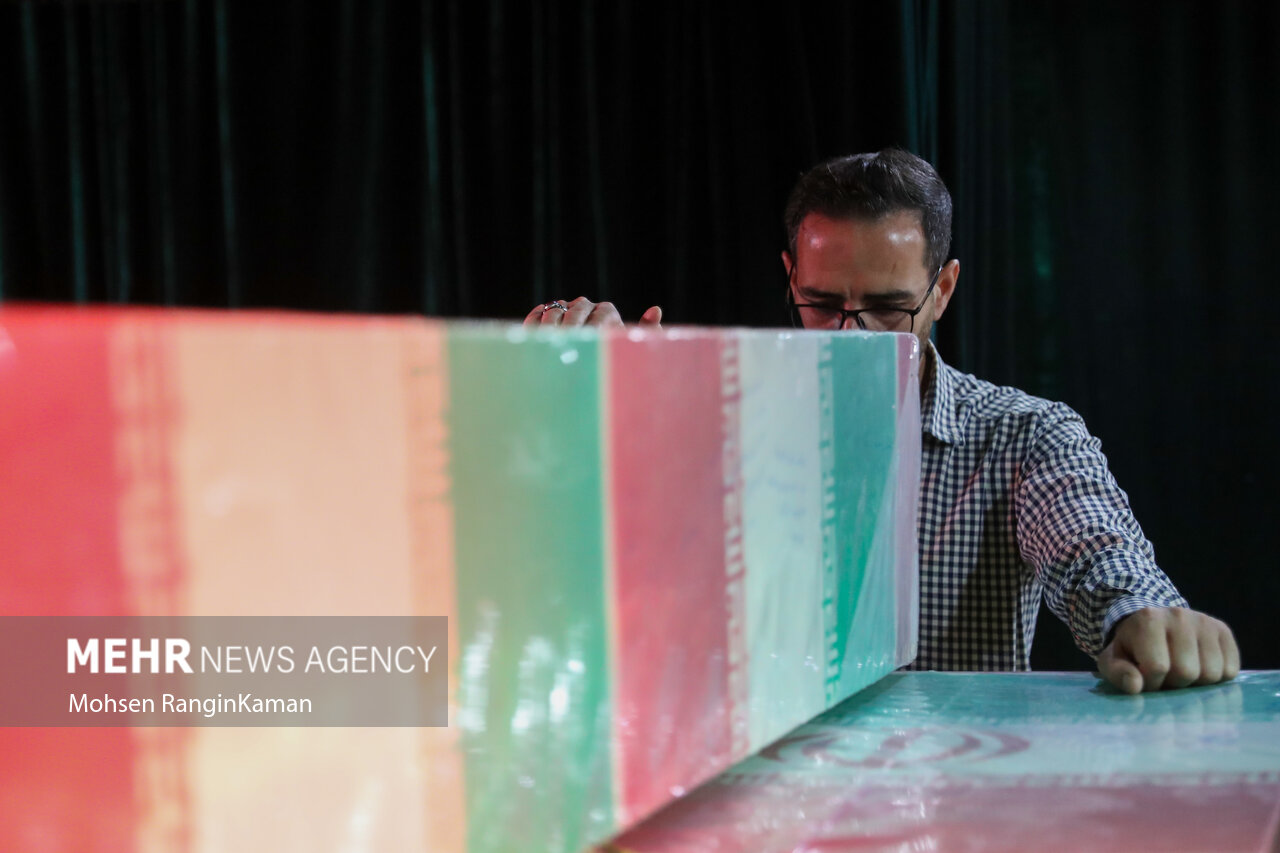 مراسم وداع با پیکر مطهر شهید محمدحسن زارعی