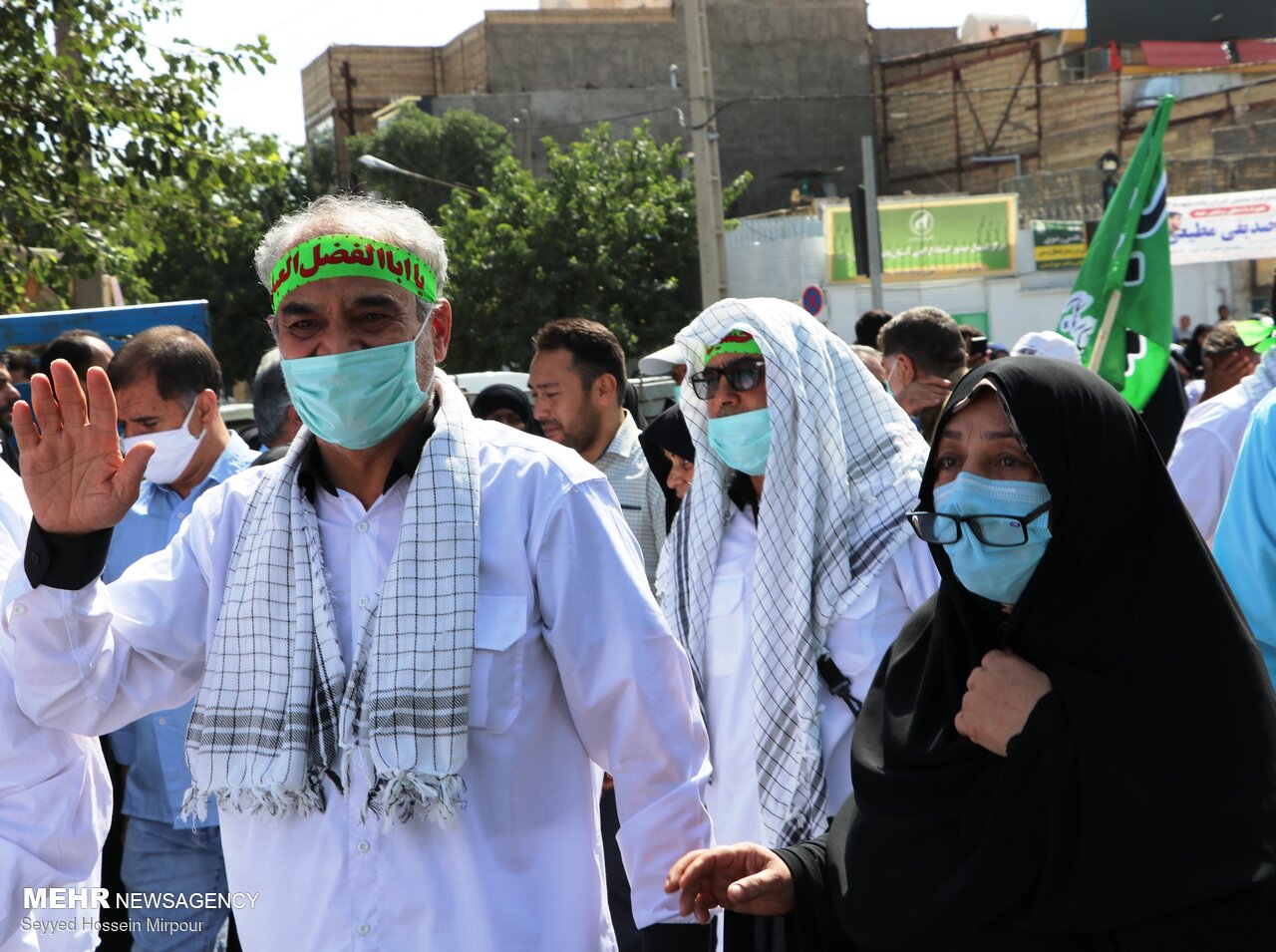 کاروان زائران پیاده