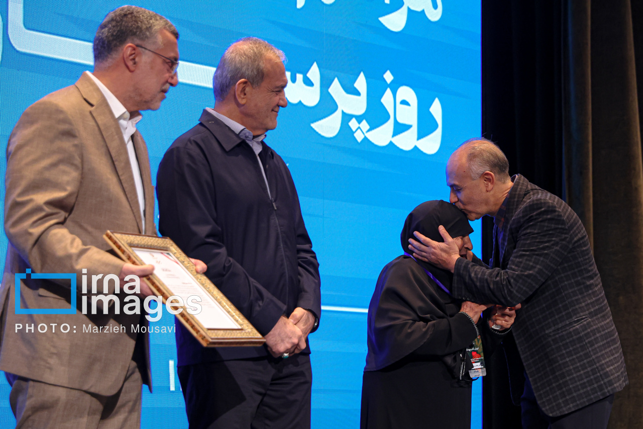 بزرگداشت مقام پرستار با حضور رئیس جمهور