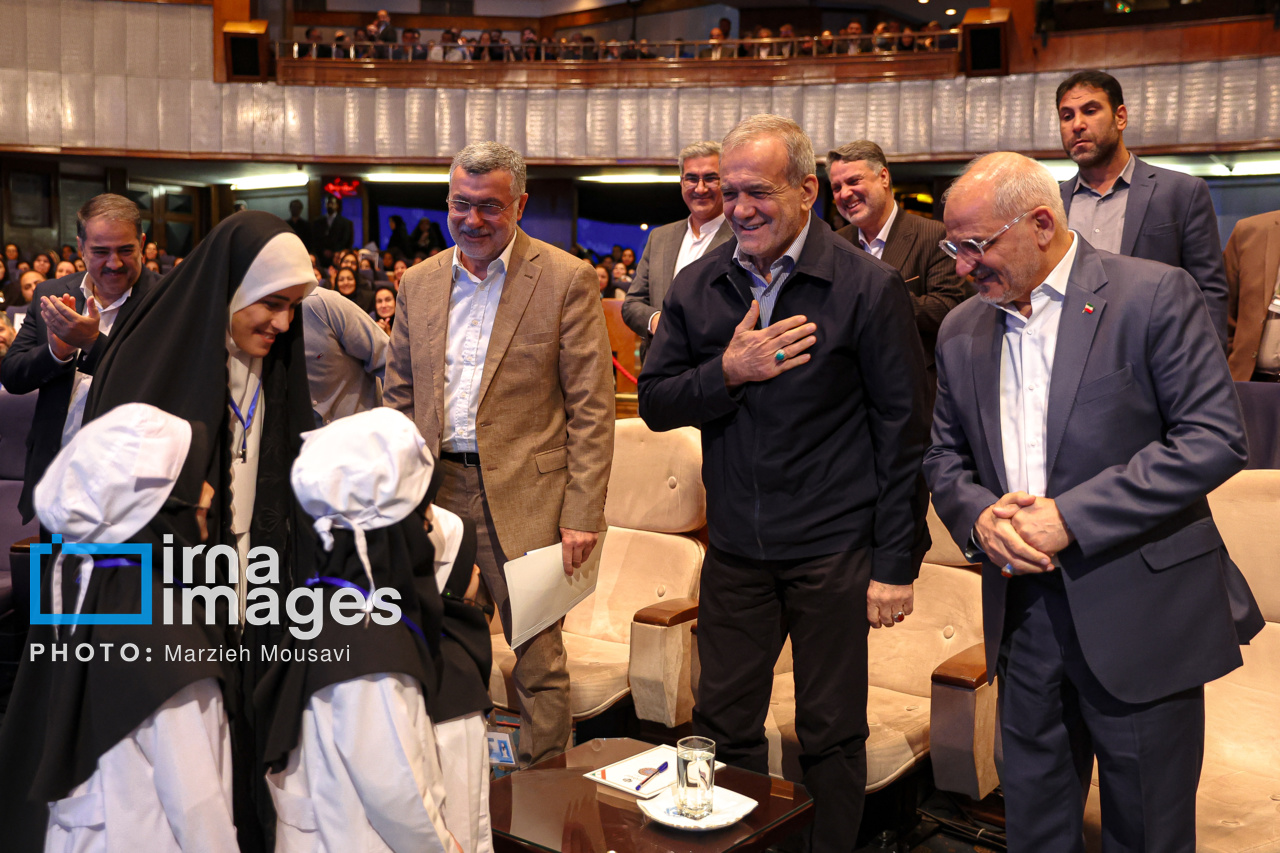 بزرگداشت مقام پرستار با حضور رئیس جمهور