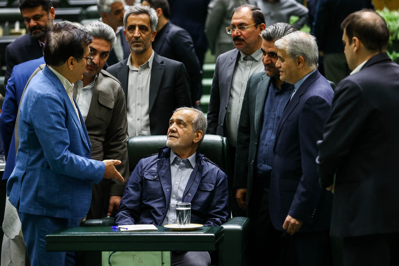 بررسی اجرای برنامه هفتم در مجلس با حضور رئیس جمهور