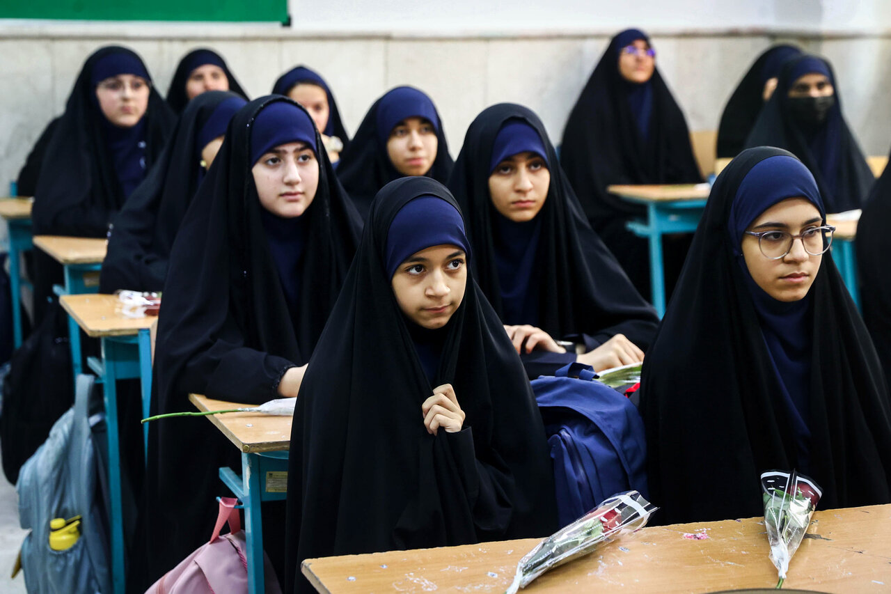 حضور قالیباف در مدرسه دخترانه فاطمیون تهران