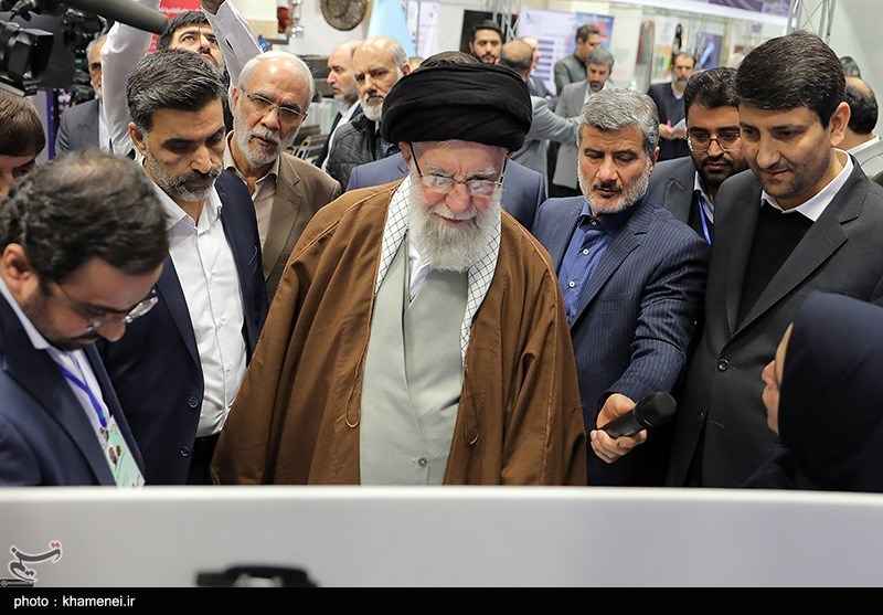بازدید رهبر انقلاب از نمایشگاه توانمندی‌های بخش خصوصی
