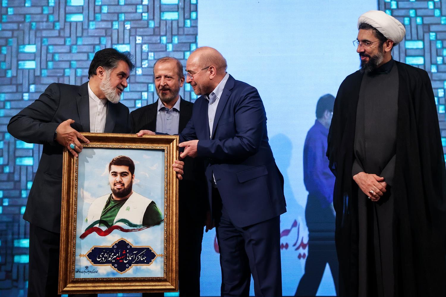 اولین گردهمایی گروه‌های جهادی برتر دانشگاهی با حضور قالیباف