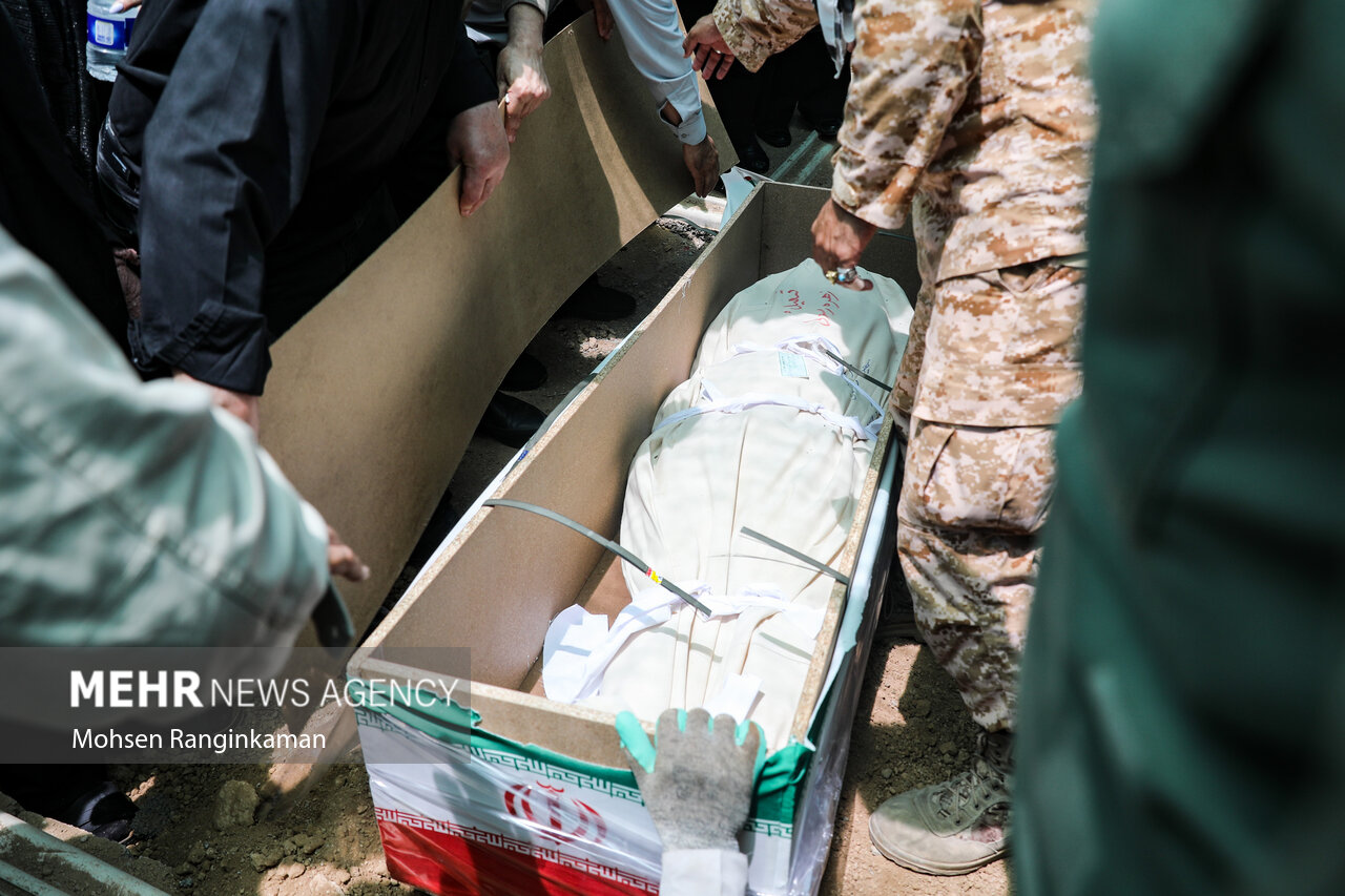 مراسم تشییع پیکر شهید دو ساله رایان قاسمیان