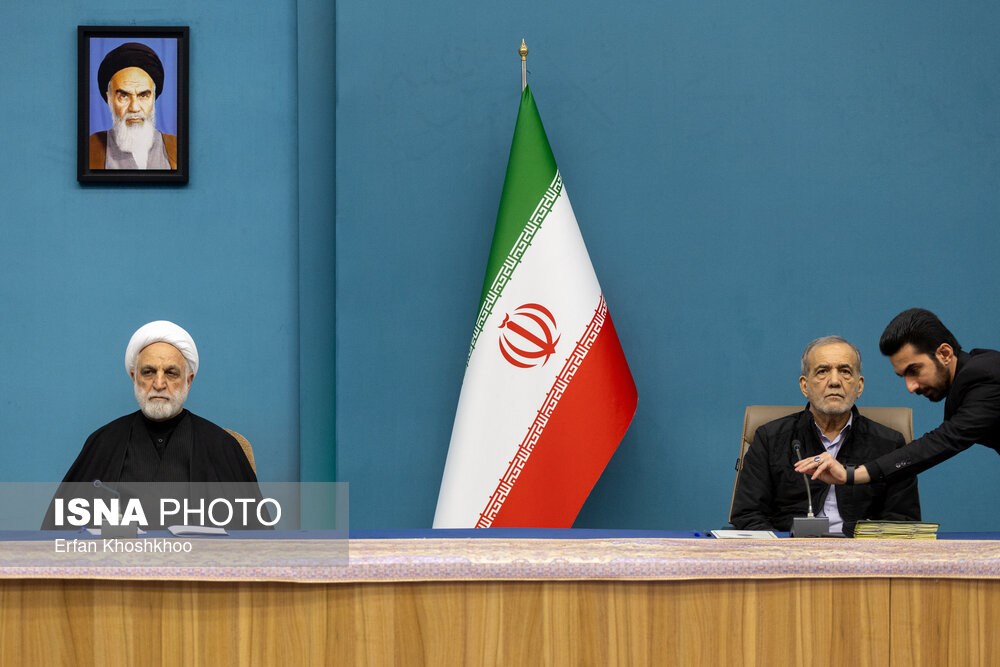 جلسه شورای عالی انقلاب فرهنگی