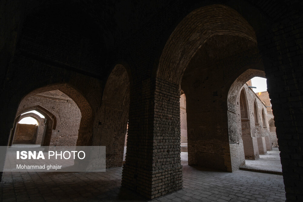 «مسجد جامع» فرومد