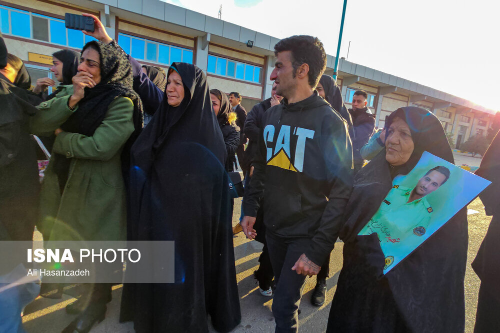 استقبال از پیکر شهید مدافع امنیت ستوان سوم هادی زارع باغبیدی در یزد